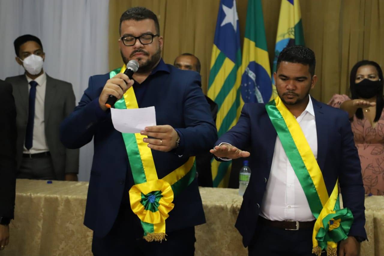 Prefeito Saulo Trajano toma posse e afirma que vai socorrer a população de Passagem Franca